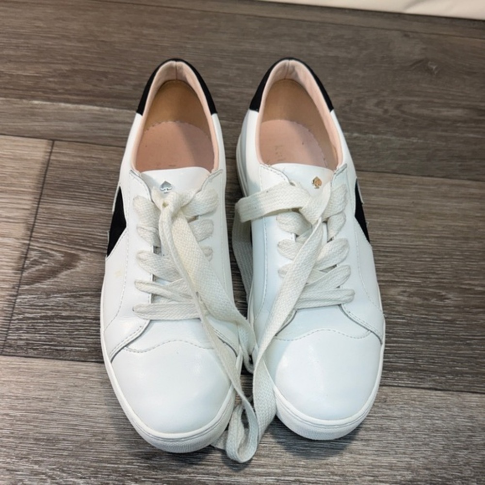 Kate Spade ♠️ White and Black Lace-Up Sneakers woman’s size 10 (j223)